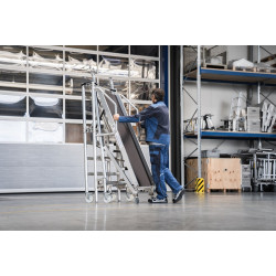 Plate-forme de montage réglable en hauteur accès par marche profondes